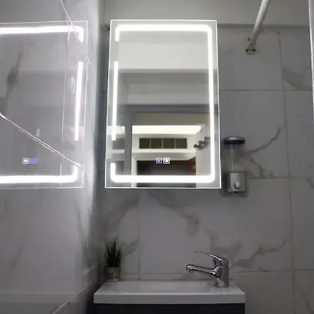 Jungleroom Connecte ! Au Coeur Du Vieux Νίκαια